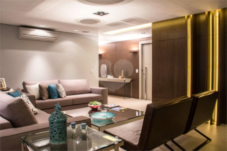Apartamento à venda com 4 quartos, sendo 3 suítes, em Alto da Boa Vista, São Paulo, SP