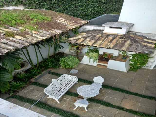 Casa à venda com 5 quartos, sendo 2 suítes,  em Jardim Guedala, São Paulo, SP