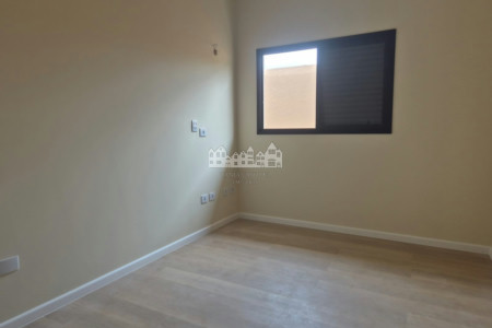 Casa à venda com 3 suítes em Vila Petrópolis, Atibaia, SP
