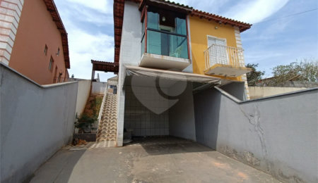 Casa à venda com 2 quartos, sendo 1 suíte,  em Reneville, Mairinque, SP