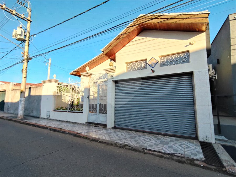 Casa à venda com 3 quartos, sendo 1 suíte,  no Centro, Itapetininga, SP