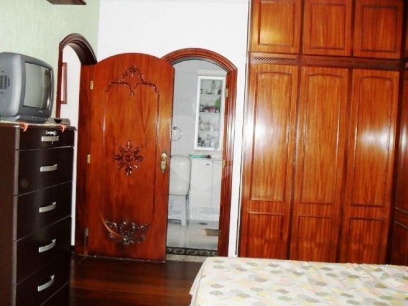 Sobrado à venda com 4 suítes em Jardim Floresta, São Paulo, SP