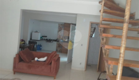 Sobrado à venda com 2 quartos no Centro, Pinhalzinho, SP