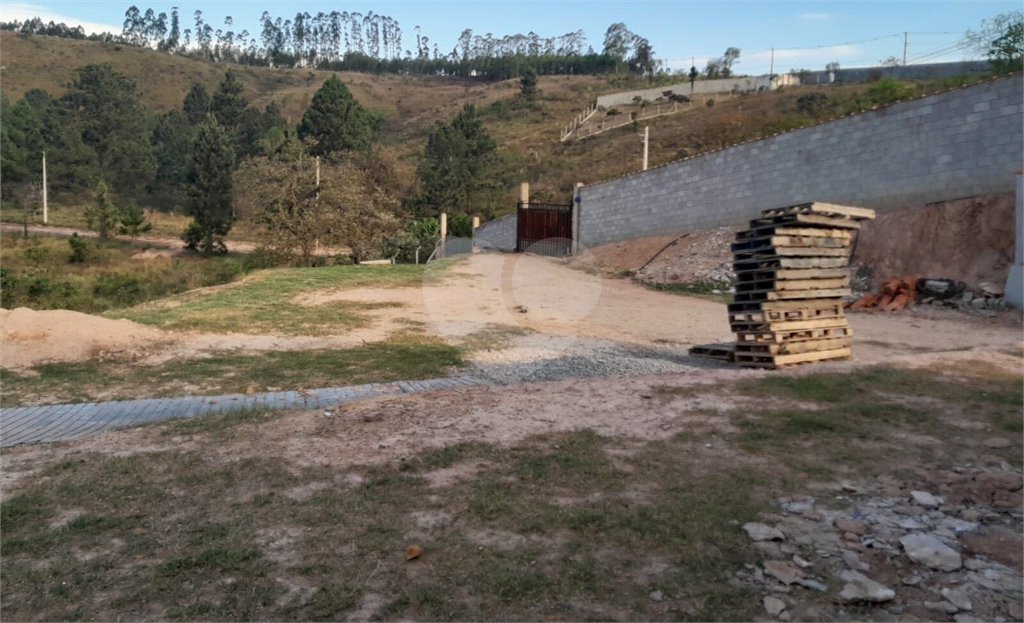 Chácara à venda com 4 suítes em Moreiras, Mairinque, SP