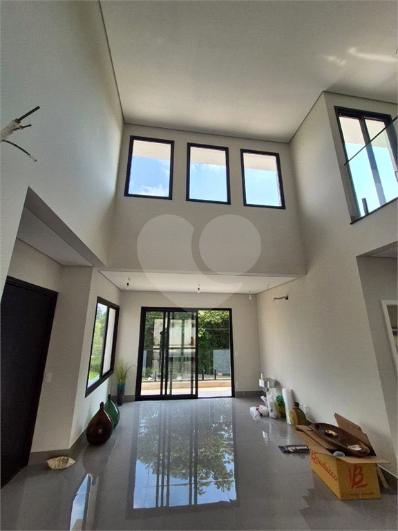 Casa à venda com 3 suítes no condomínio Terras de São Francisco, Vinhedo - SP