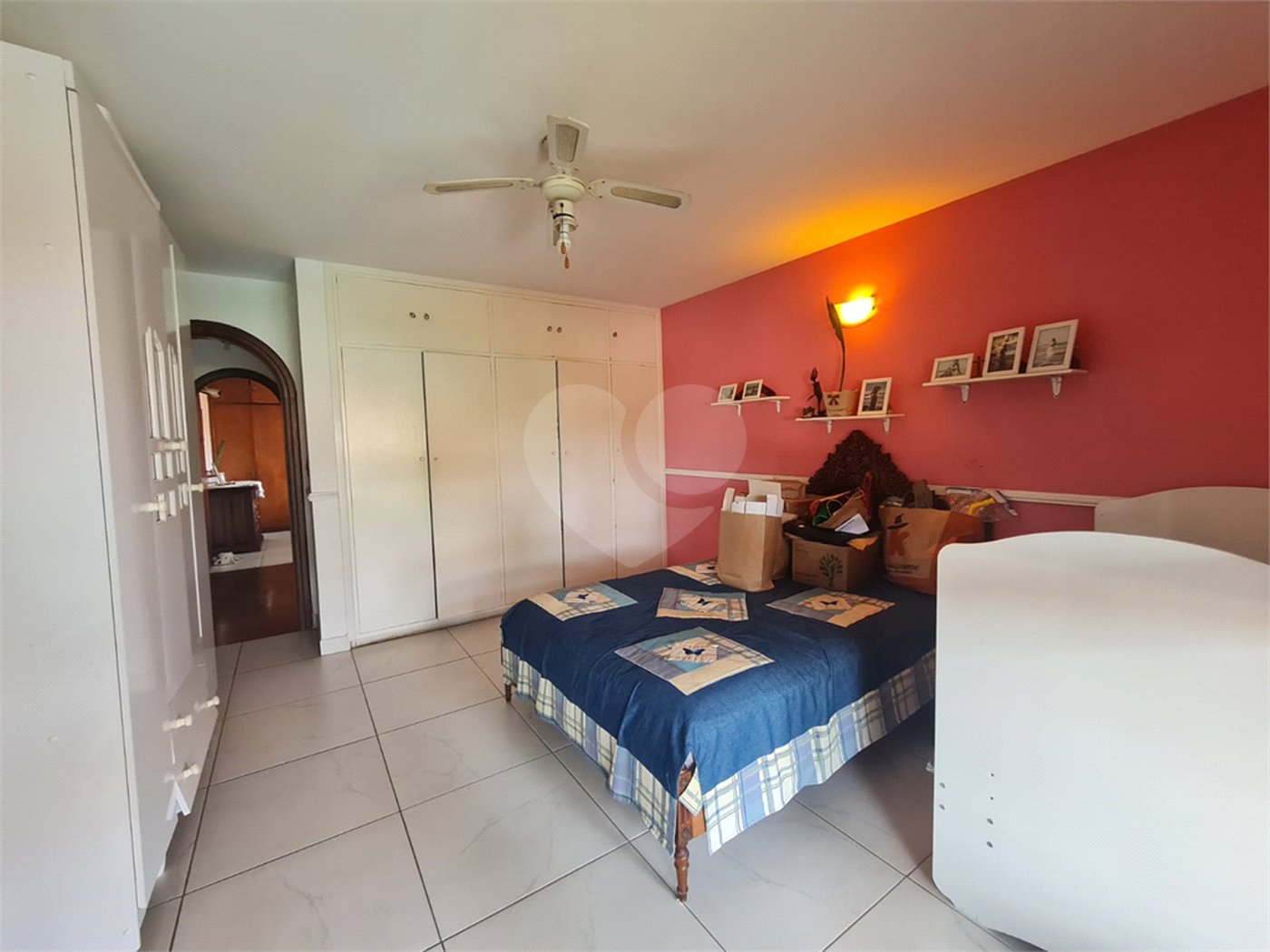Casa à venda com 3 quartos, sendo 1 suíte, em Interlagos, São Paulo, SP