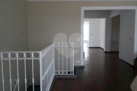 Casa à venda com 4 quartos, sendo 3 suítes, em Jardim Leonor, São Paulo, SP