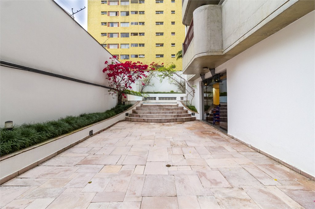 Apartamento à venda com 4 quartos, sendo 1 suíte, em Indianópolis, São Paulo, SP