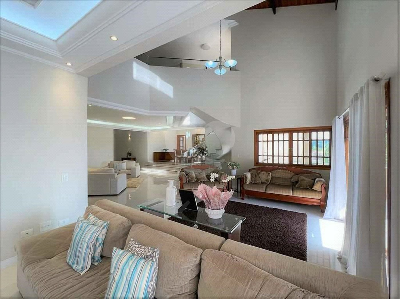 Casa à venda com 4 quartos, sendo 3 suítes, em Jardim Passárgada I, Cotia, SP
