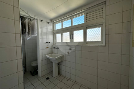 Apartamento à venda com 3 quartos, sendo 1 suíte, em Vila Andrade, São Paulo, SP
