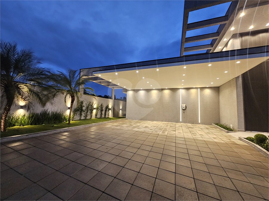 Casa à venda com 4 suítes no condomínio Villas do Jaguari, Santana de Parnaíba - SP