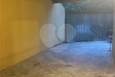 Casa à venda com 4 quartos, sendo 1 suíte, em Loteamento Shangrilá, Valinhos, SP