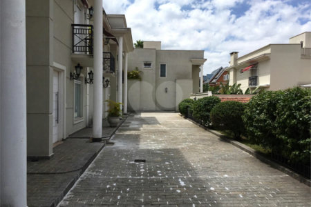 Casa à venda com 4 quartos, sendo 3 suítes,  em Vila Monumento, São Paulo, SP