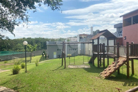 Casa à venda com 3 quartos, sendo 1 suíte, no condomínio Jardim Guarujá, Salto - SP