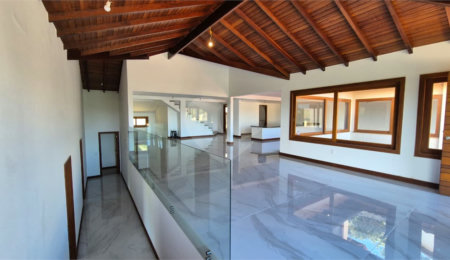 Casa à venda com 8 quartos, sendo 7 suítes,  em Ferradura, Armação dos Búzios, RJ
