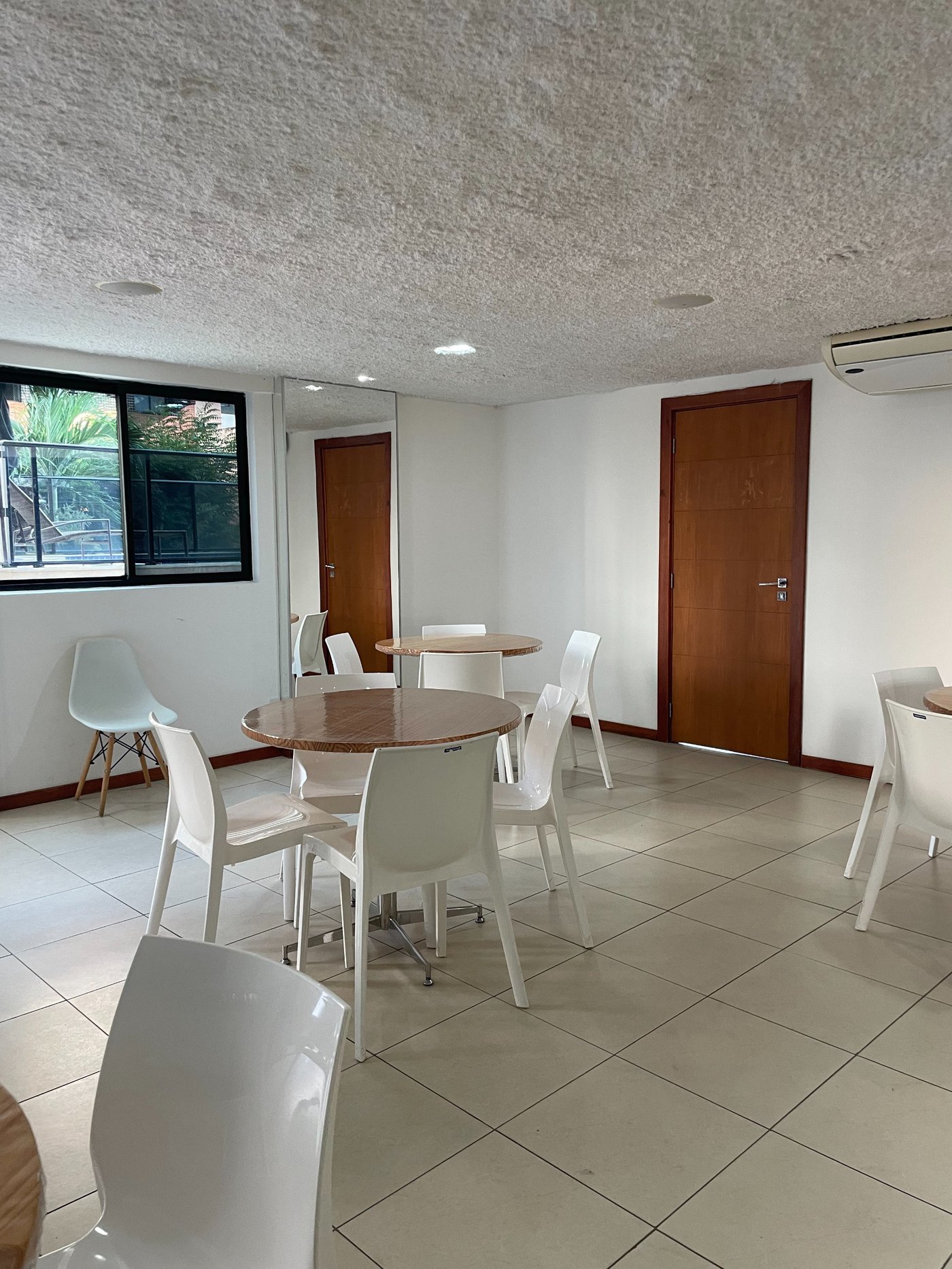 Cobertura à venda com 4 suítes em Ponta Verde, Maceió, AL