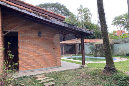 Sobrado à venda com 4 suítes em Alto da Boa Vista, São Paulo, SP