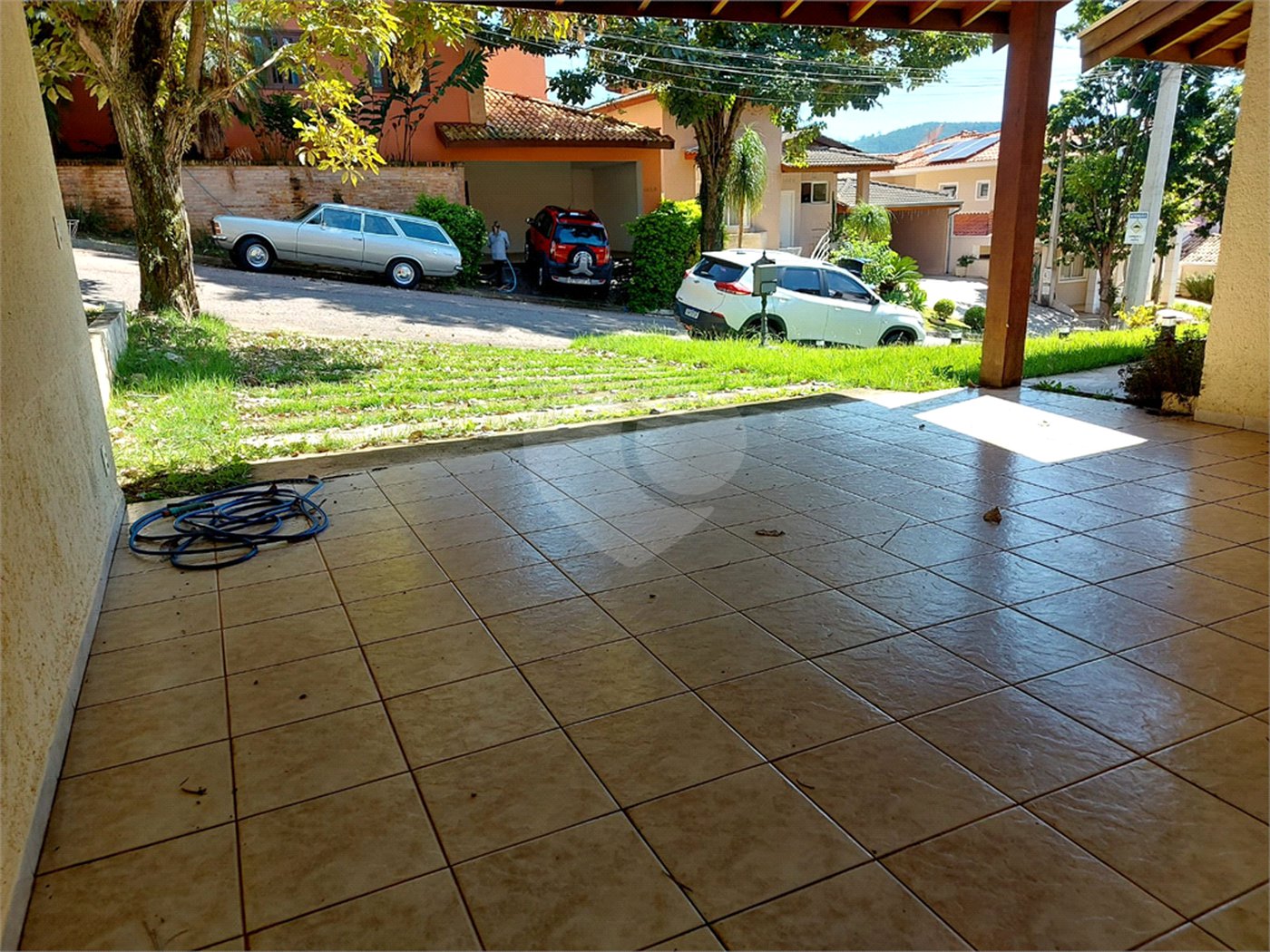 Casa charmosa e elegante localizada no deslumbrante Condomínio Villagio Capriccio Louveira SP