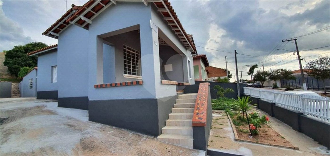 Casa à venda com 2 quartos no Centro, Vinhedo, SP