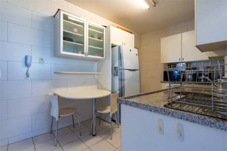 Apartamento à venda com 3 quartos, sendo 1 suíte, em Moema, São Paulo, SP