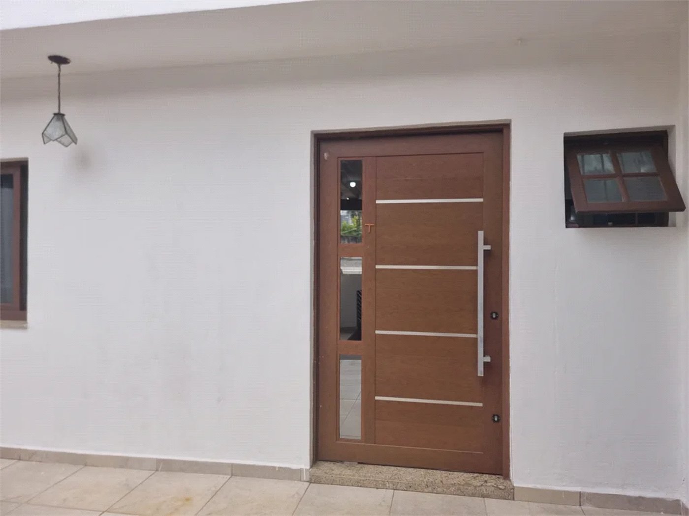 Sobrado à venda ou para alugar com 3 quartos, sendo 2 suítes,  em Ferreira, São Paulo, SP