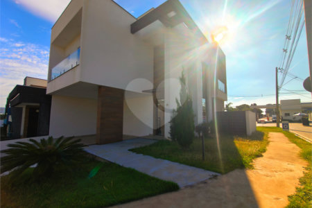 Casa à venda com 3 quartos, sendo 1 suíte, no condomínio Terras de São Francisco, Sorocaba - SP
