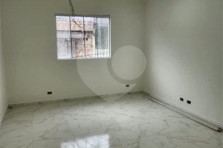 Sobrado à venda com 3 quartos, sendo 1 suíte,  em Parada Inglesa, São Paulo, SP