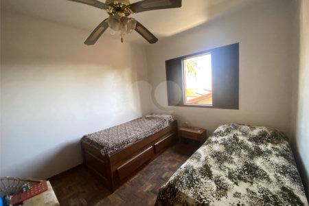 Casa à venda com 3 quartos, sendo 1 suíte, em Parque Residencial Monte Carlo, Ponta Porã, MS