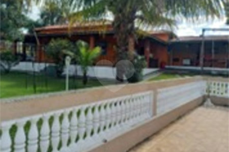 chácara disponível para Venda e Locação com 300 metros de área construída e 2.000 m² de terreno.