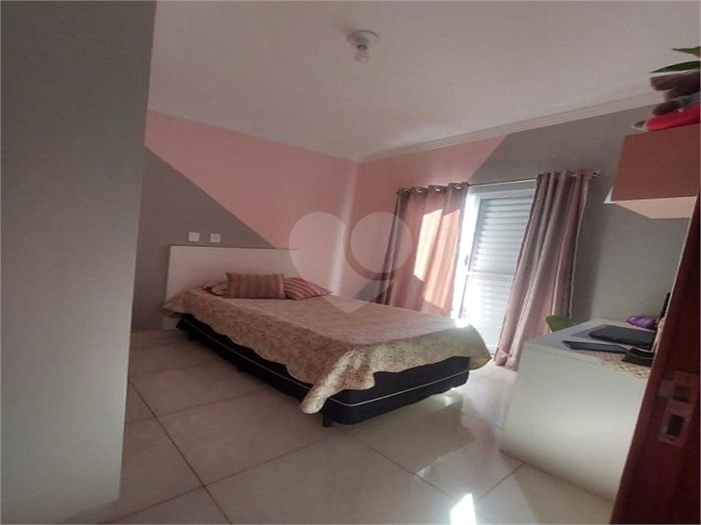 Casa à venda com 3 quartos, sendo 1 suíte,  no condomínio Golden Park Residence II, Sorocaba - SP