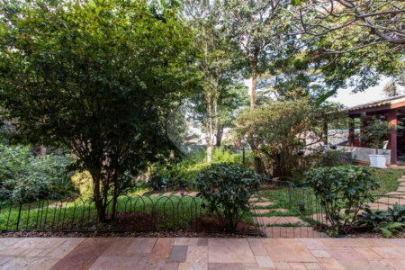 Casa à venda com 5 quartos, sendo 3 suítes, em Alto da Boa Vista, São Paulo, SP
