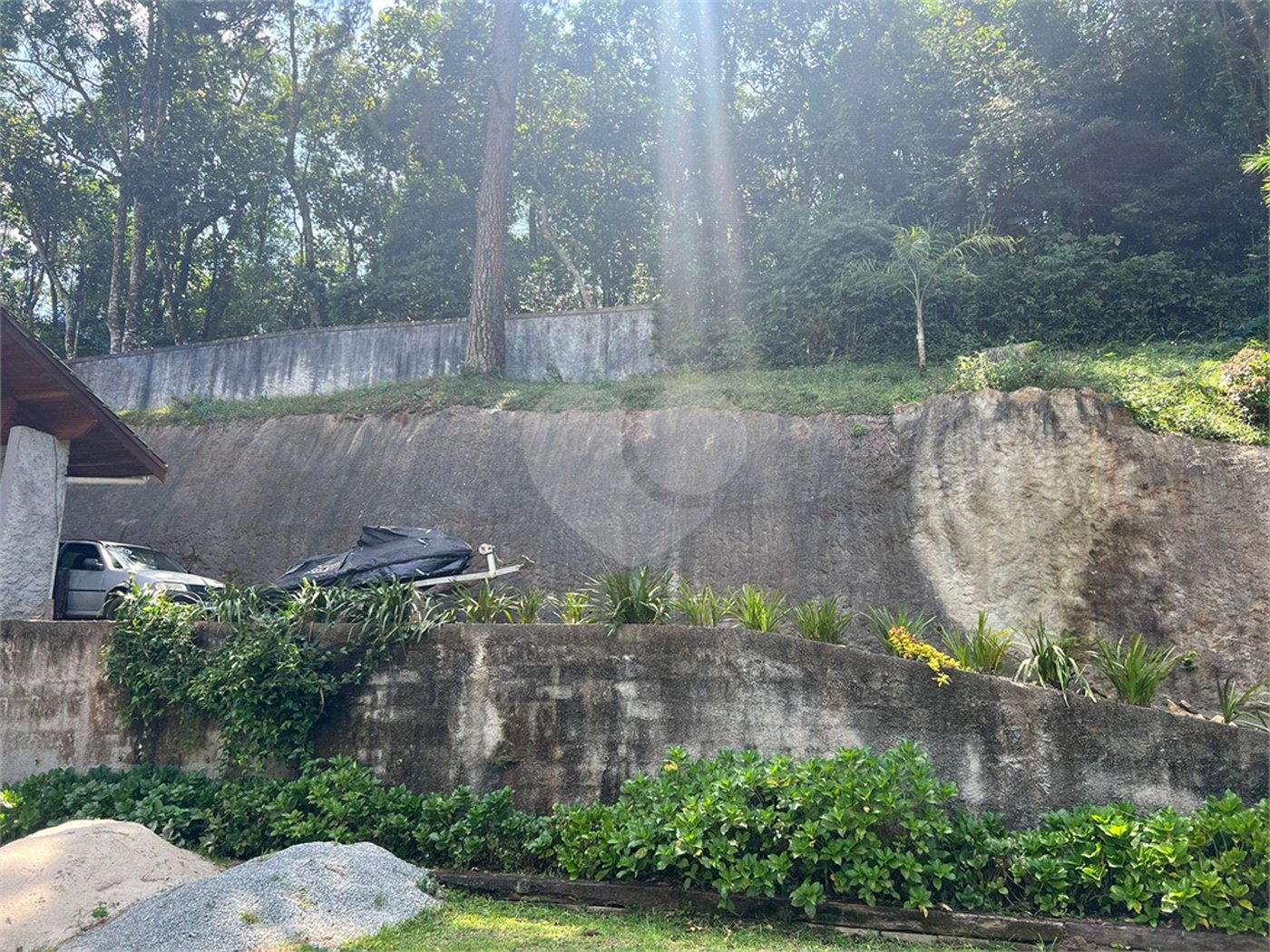 Casa à venda com 6 quartos, sendo 5 suítes, no condomínio Alpes da Cantareira, Mairiporã - SP