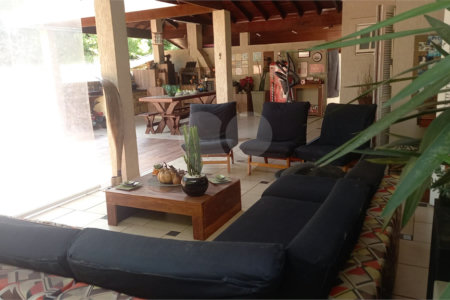 Casa à venda com 3 quartos, sendo 2 suítes, em Jardim Imperial Hills III, Arujá, SP