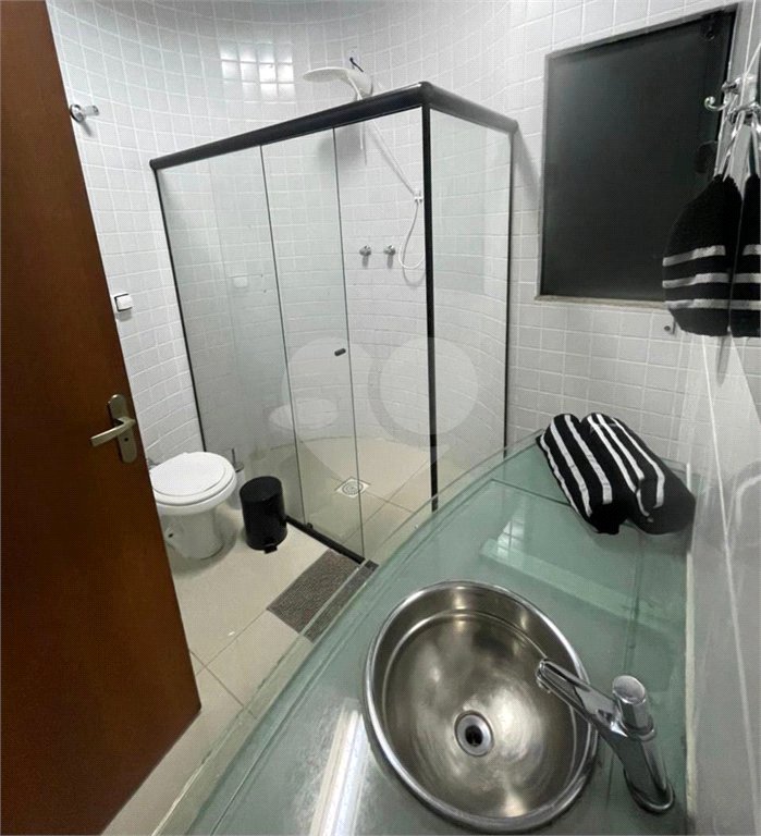 Casa à venda com 5 quartos, sendo 3 suítes,  no condomínio Flamboyant, Atibaia - SP