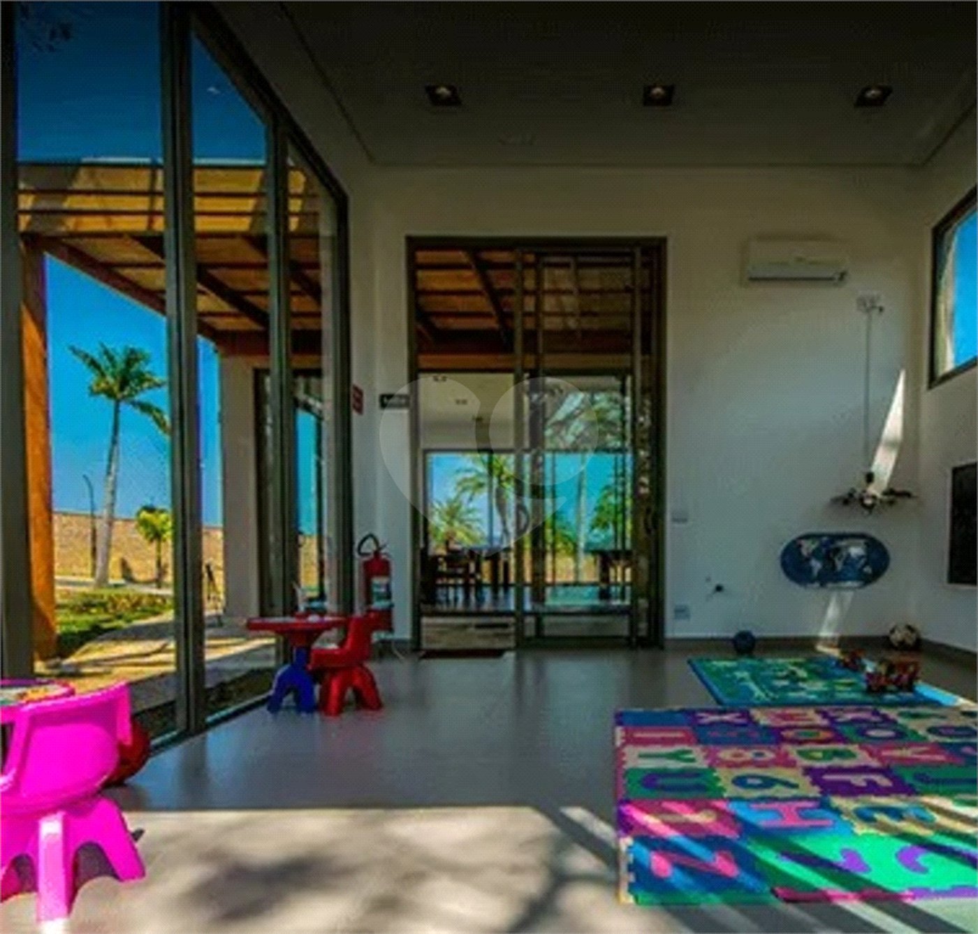 Casa à venda com 3 quartos, sendo 2 suítes,  no condomínio Arboretum, Vinhedo - SP