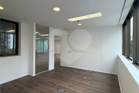 Sala à venda em Cidade Monções, São Paulo, SP