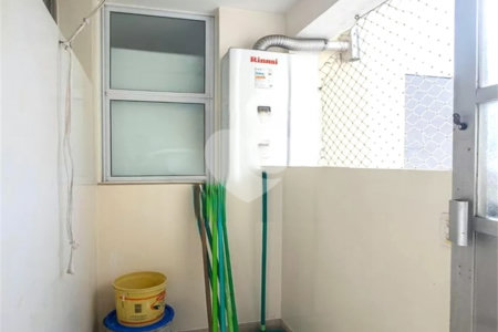 Apartamento à venda com 3 quartos, sendo 1 suíte,  em Cerqueira César, São Paulo, SP