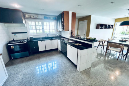 Casa à venda com 8 quartos, sendo 7 suítes, em Barra da Tijuca, Rio de Janeiro, RJ