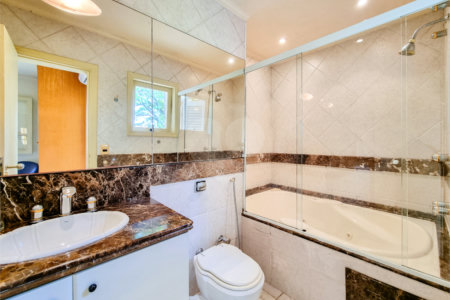 Casa à venda com 4 suítes no condomínio Annecy Village, São Paulo - SP