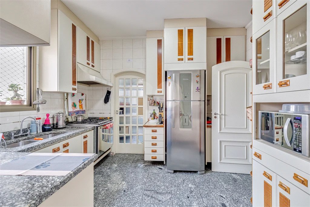 Apartamento à venda com 4 quartos, sendo 2 suítes, em Brooklin, São Paulo, SP
