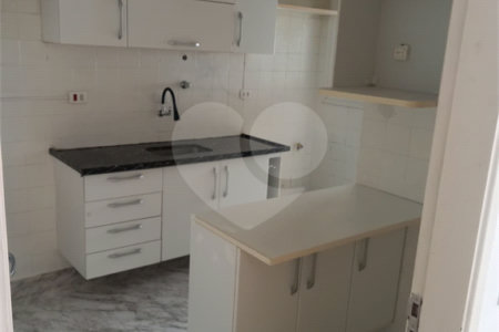 Apartamento à venda com 3 quartos, sendo 1 suíte,  em Vila Olímpia, São Paulo, SP