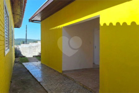 Chácara à venda com 3 suítes em Vila Xisto, São Miguel Arcanjo, SP