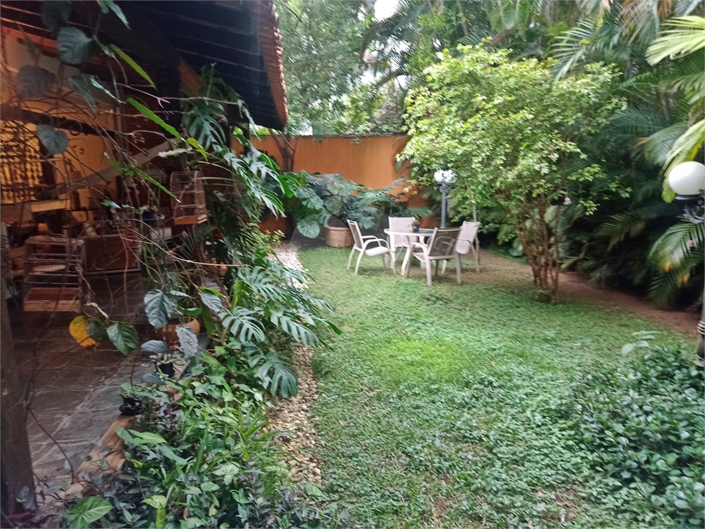 Casa à venda com 4 quartos, sendo 2 suítes,  em Morumbi, São Paulo, SP