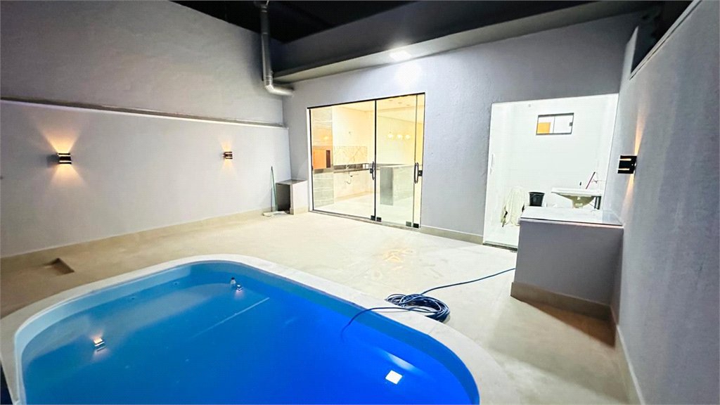 Casa Térrea à venda com 3 quartos, sendo 1 suíte, em Jardim Califórnia, Cuiabá, MT