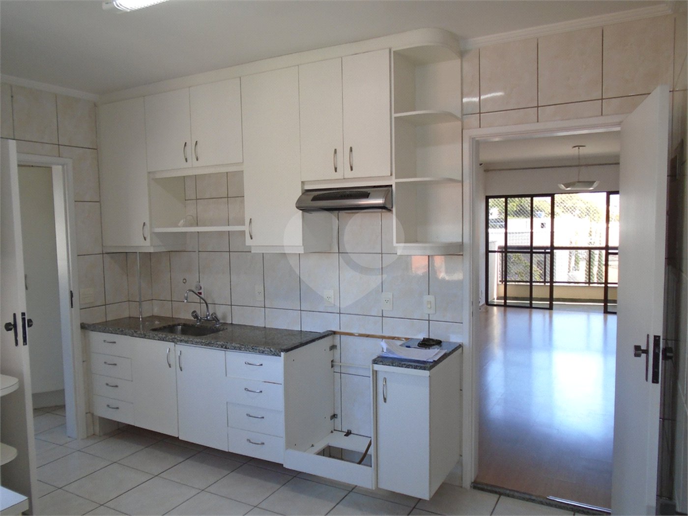 Apartamento à venda com 3 quartos, sendo 1 suíte, em Vila Oliveira, Mogi das Cruzes, SP
