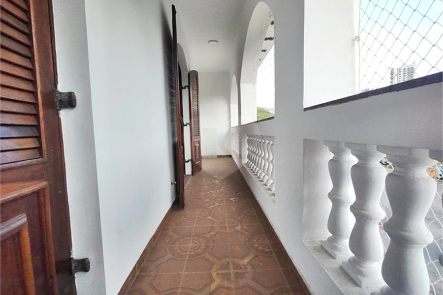 Sobrado à venda ou para alugar com 5 quartos, sendo 3 suítes, em Jardim França, São Paulo, SP