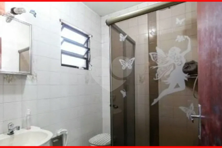 Sobrado com 3 Quartos e 4 banheiros à Venda, Venha fazer uma visita.