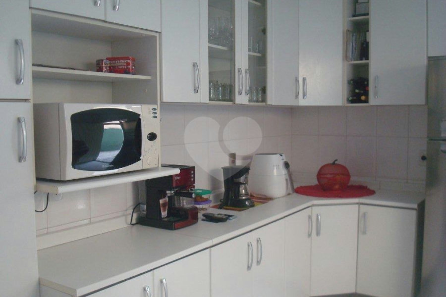 Sobrado à venda com 3 quartos, sendo 1 suíte,  em Parque Peruche, São Paulo, SP