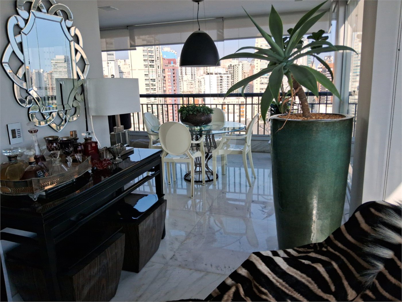 Apartamento à venda com 3 suítes em Vila Mariana, São Paulo, SP