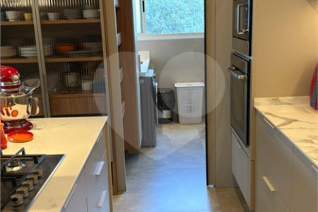 Apartamento à venda com 3 quartos, sendo 1 suíte,  em Jardim Paulista, São Paulo, SP